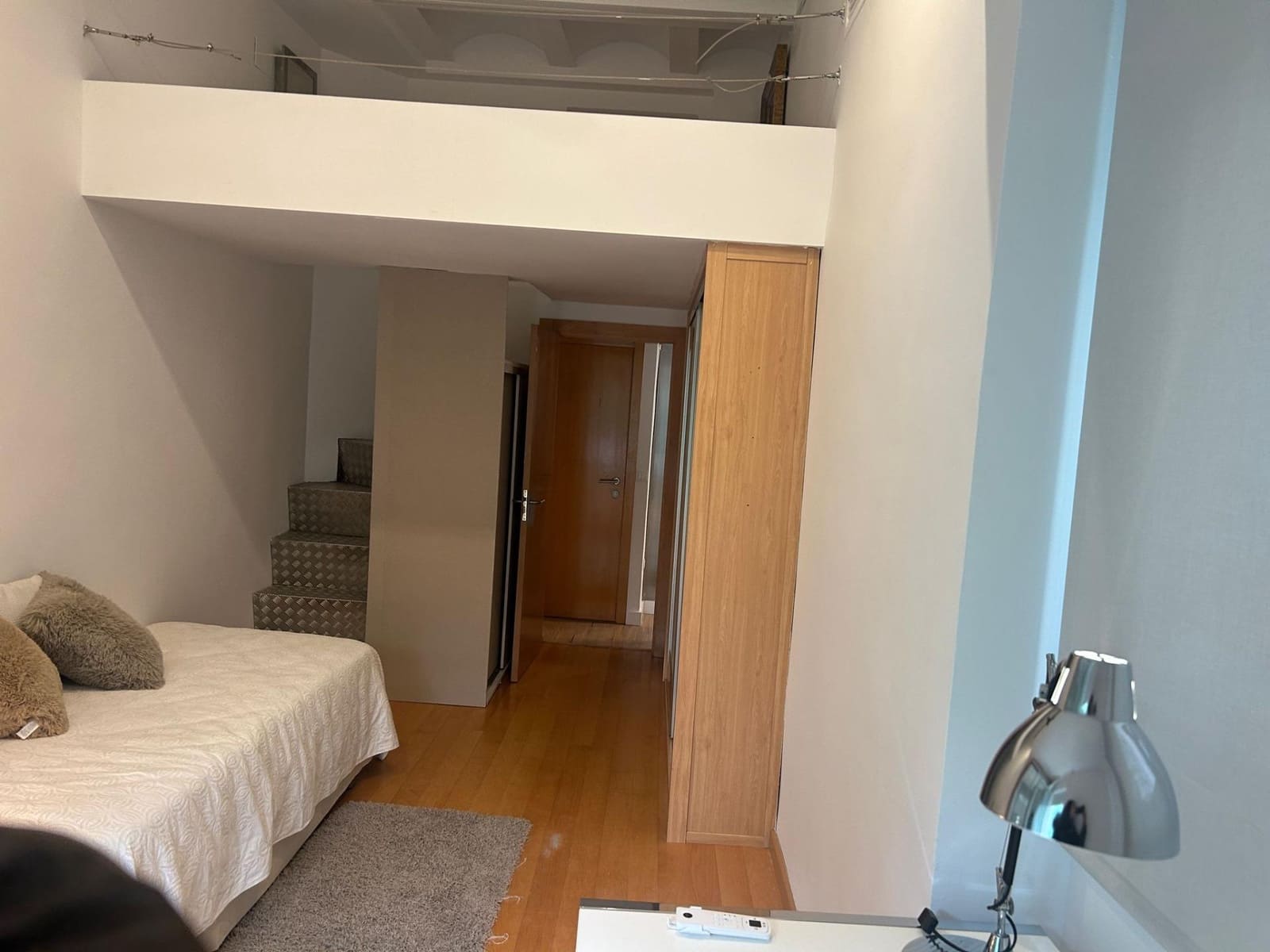 Piso de 3 habitaciones en València ciudad en alquiler - 2.500 € (Ref: 9890409)