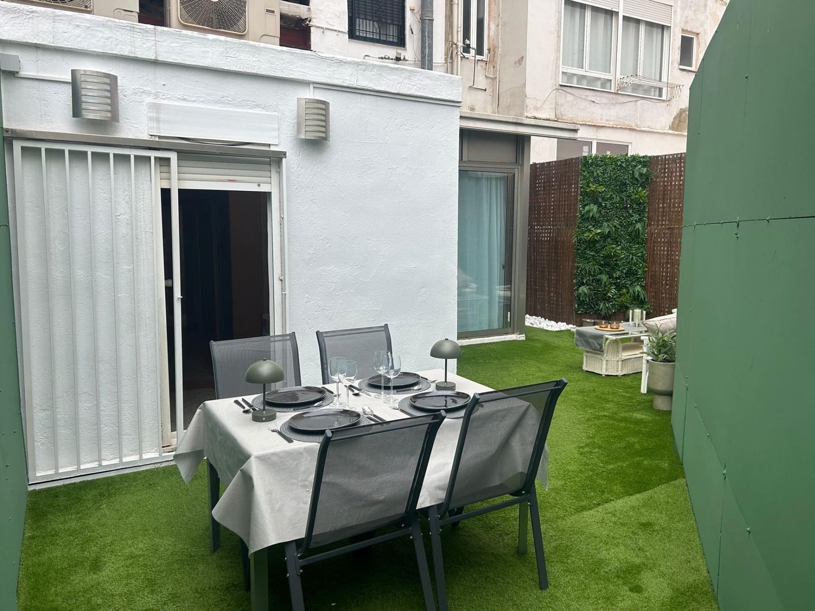 Piso de 3 habitaciones en València ciudad en alquiler - 2.500 € (Ref: 9890409)