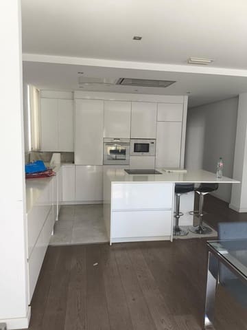 3 bedroom Penthouse for rent in Arrancapins, Valencia city - € 2,500 (Ref: 9890410)