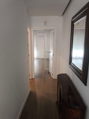 3 bedroom Penthouse for rent in Arrancapins, Valencia city - € 2,500 (Ref: 9890410)