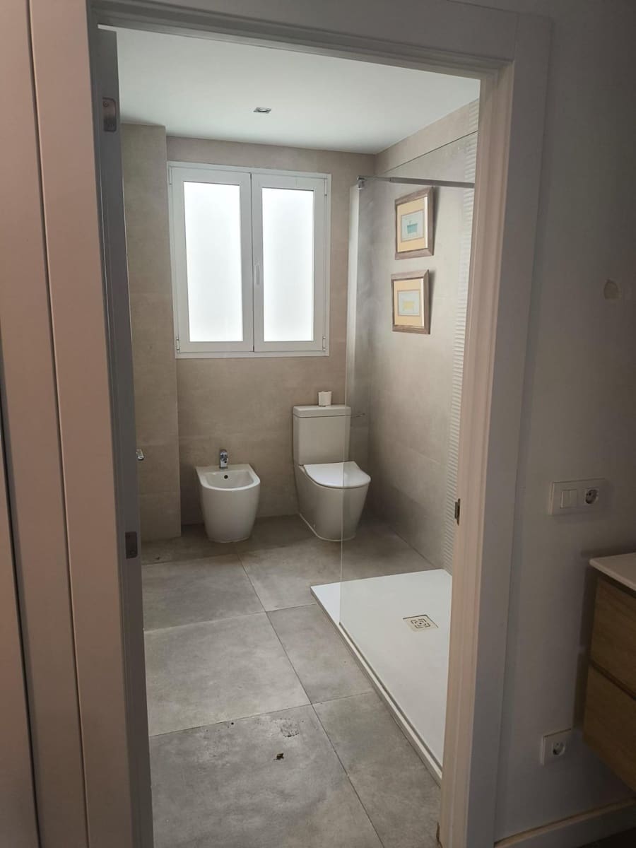 3 bedroom Penthouse for rent in Valencia city - € 2,500 (Ref: 9890410)