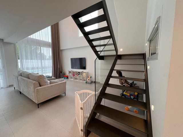 3 slaapkamer Villa te koop in Finestrat met zwembad - € 920.000 (Ref: 9896356)