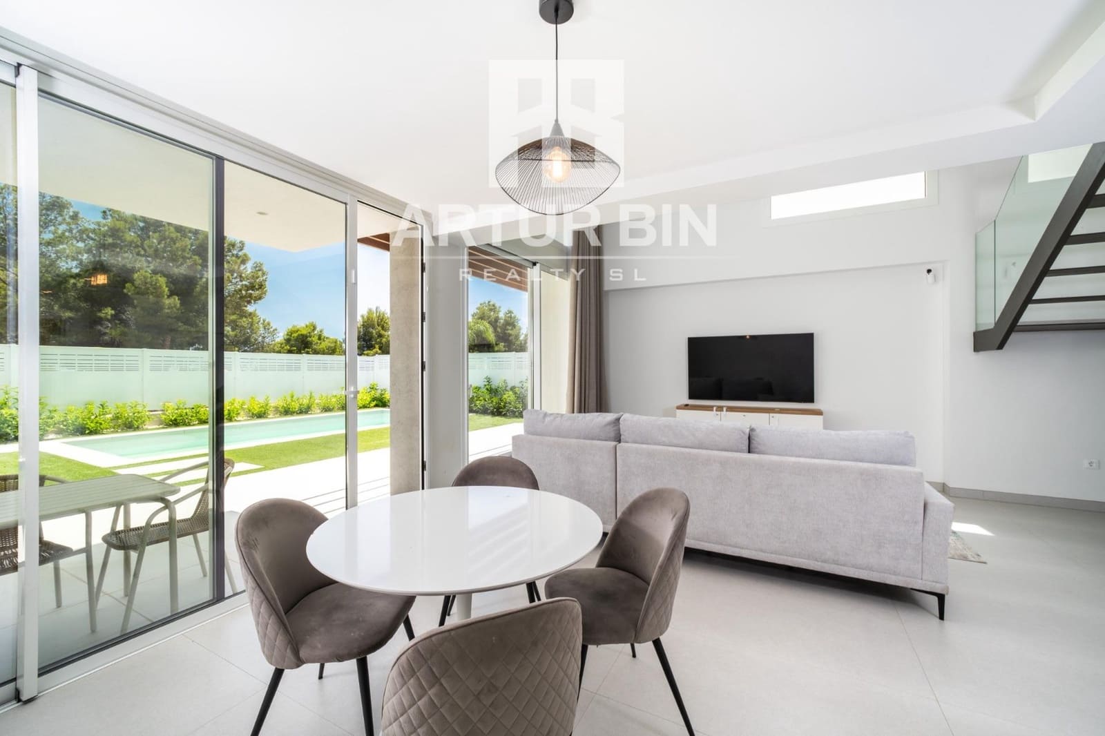 3 sypialnia Willa na sprzedaż w Finestrat z basenem - 920 000 € (Ref: 9896356)