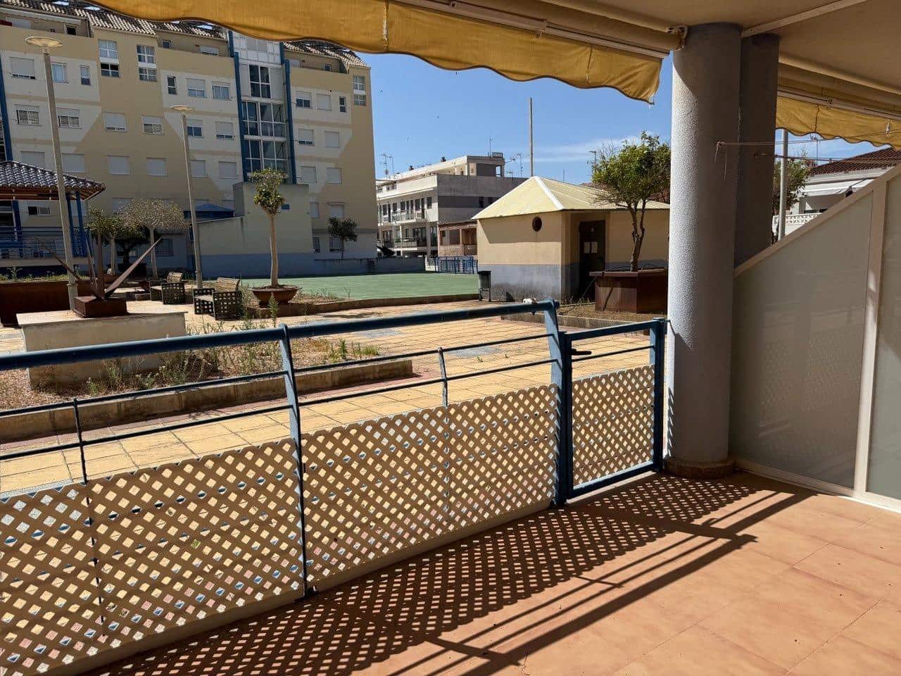 Piso de 2 habitaciones en Chilches en venta - 150.000 € (Ref: 9903956)