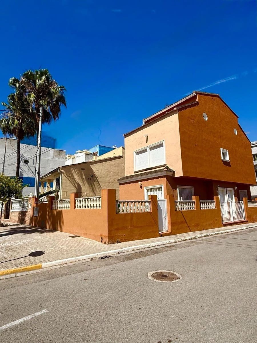 6 slaapkamer Villa te koop in Chilches - € 333.000 (Ref: 9903958)