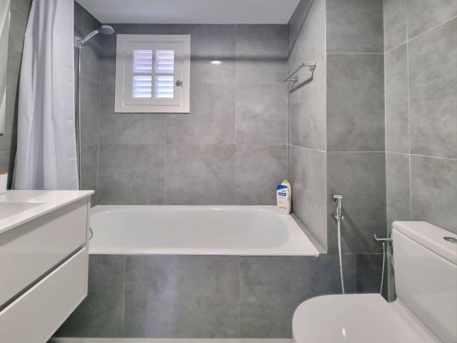 5 sovrum Takvåning att hyra i Rocafort med pool garage - 3 750 € (Ref: 9911090)