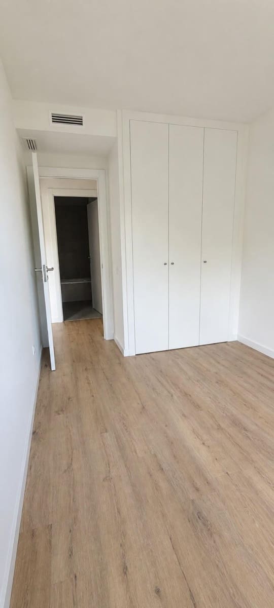 Appartement de 2 chambres à louer à Valence ville avec piscine garage - 1 850 € (Ref: 9920450)