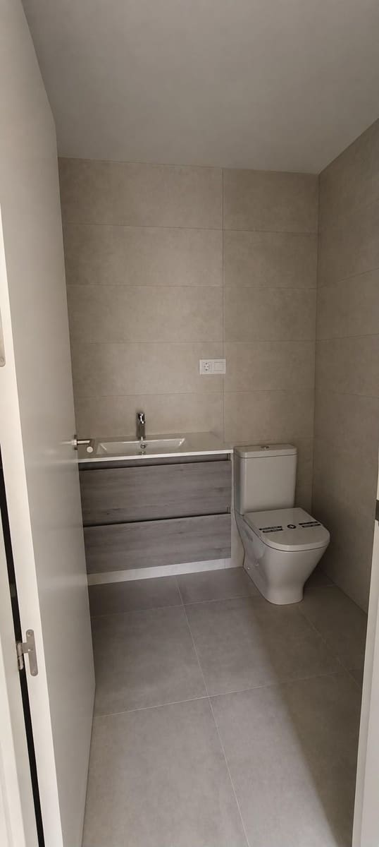 Appartement de 2 chambres à louer à Valence ville avec piscine garage - 1 850 € (Ref: 9920450)