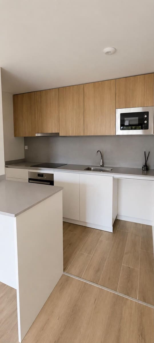 Appartement de 2 chambres à louer à Valence ville avec piscine garage - 1 850 € (Ref: 9920450)