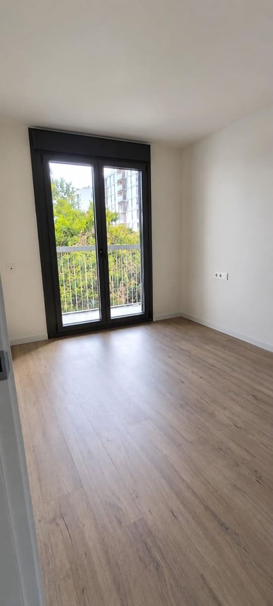 Appartement de 2 chambres à louer à Valence ville avec piscine garage - 1 850 € (Ref: 9920450)