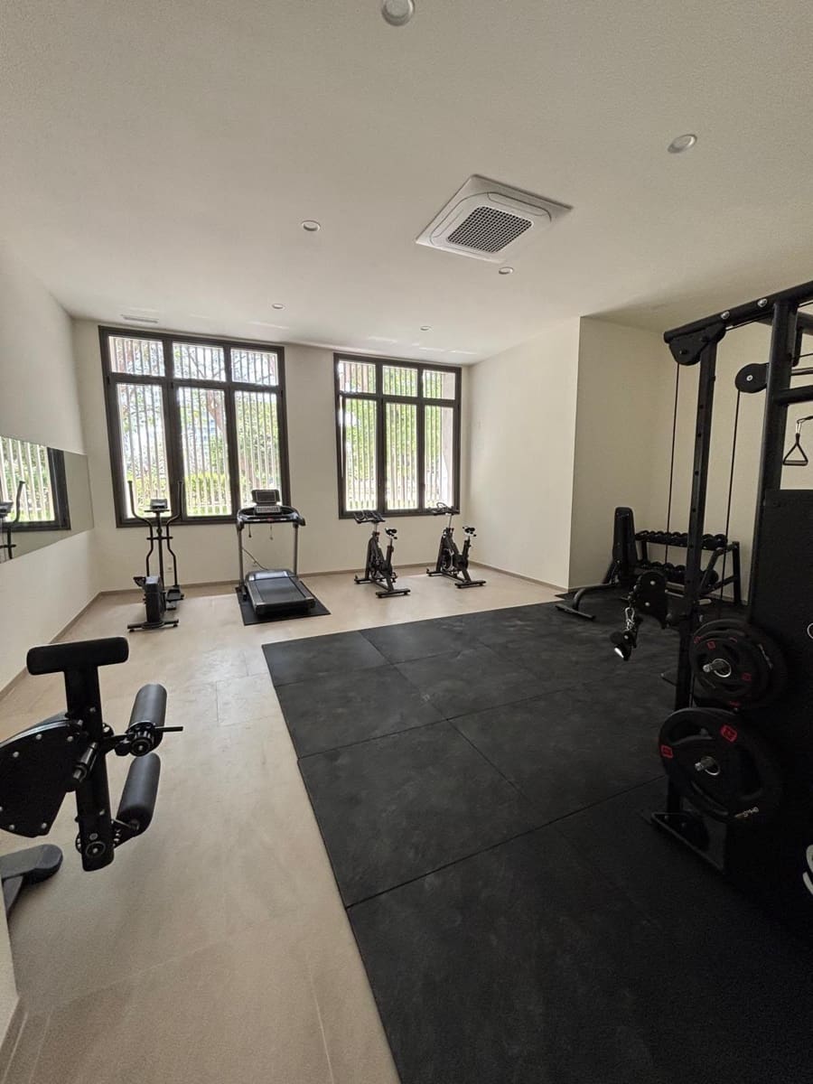 Appartement de 2 chambres à louer à Valence ville avec piscine garage - 1 850 € (Ref: 9920450)