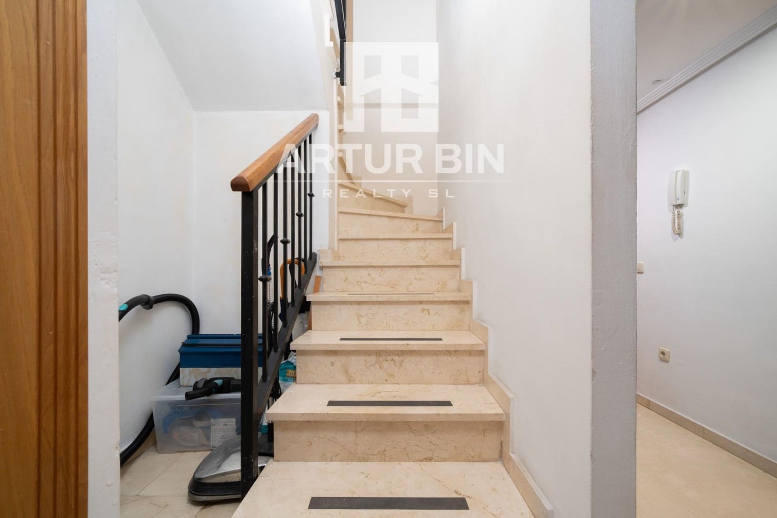3 bedroom Penthouse for sale in Valencia city with pool - € 550,000 (Ref: 9922327)