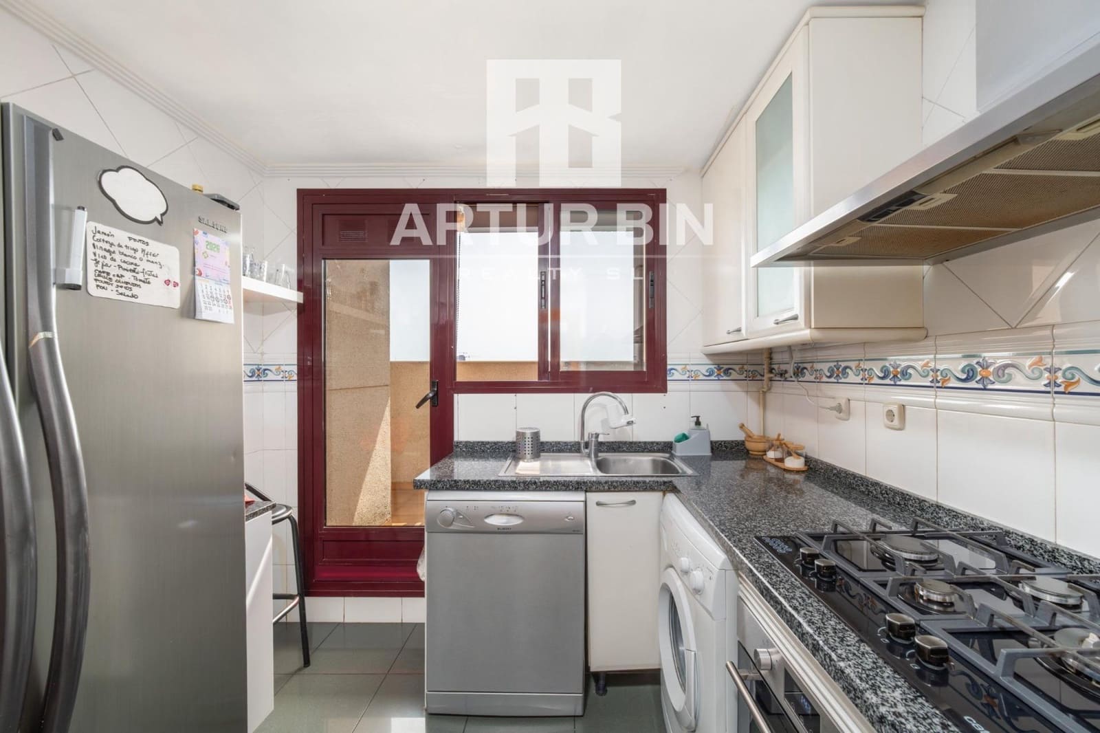 3 bedroom Penthouse for sale in Valencia city with pool - € 550,000 (Ref: 9922327)