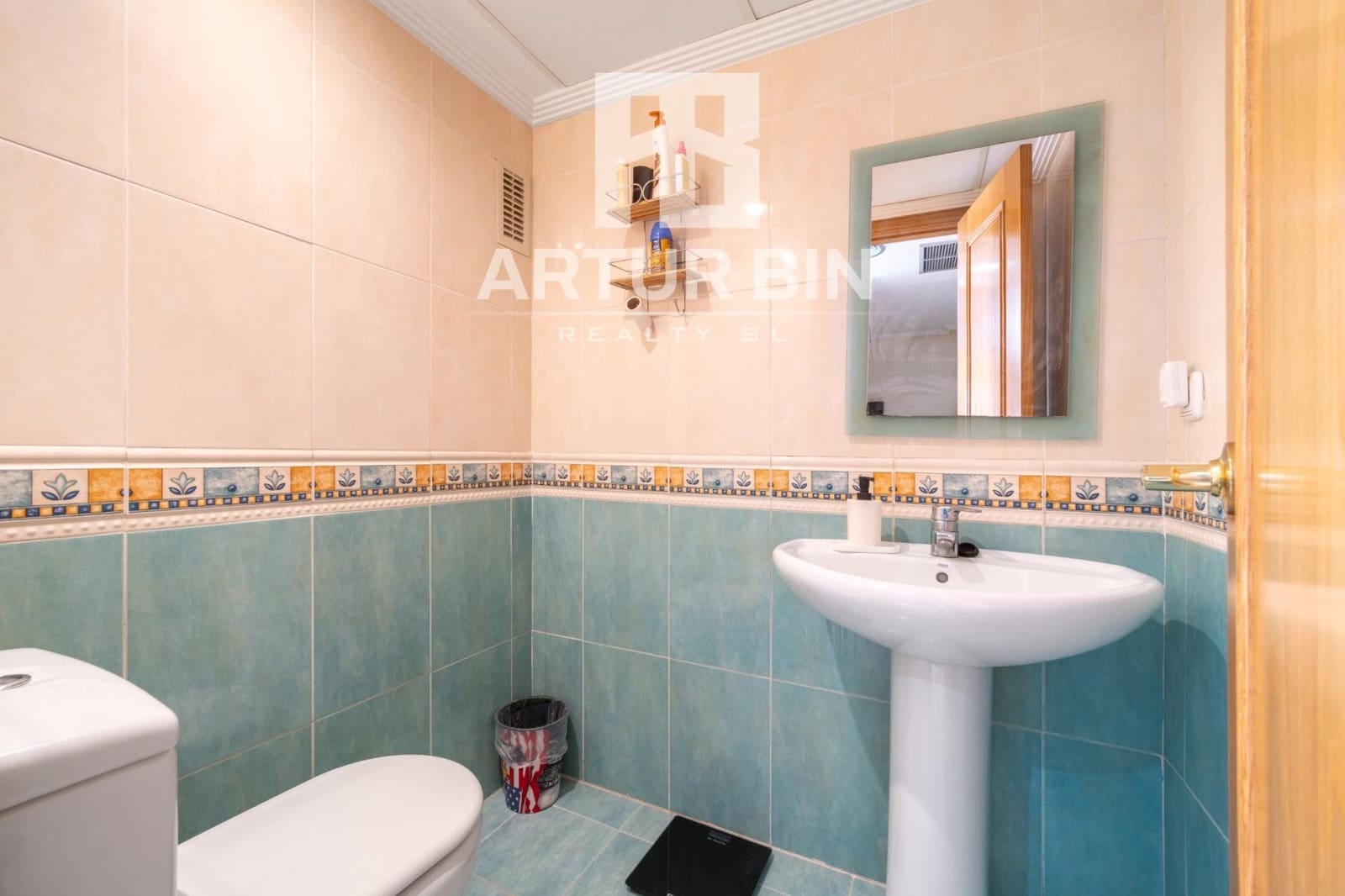 3 bedroom Penthouse for sale in Valencia city with pool - € 550,000 (Ref: 9922327)