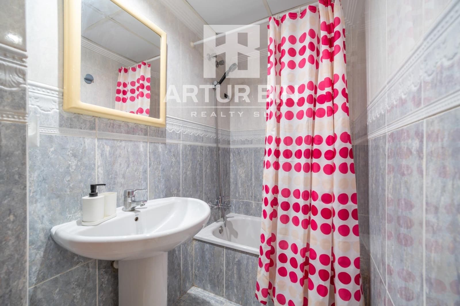 3 bedroom Penthouse for sale in Valencia city with pool - € 550,000 (Ref: 9922327)