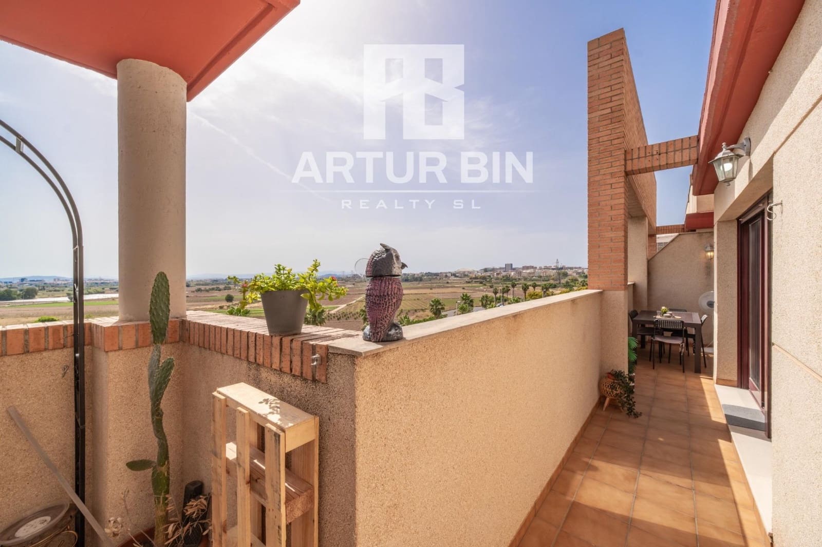 3 bedroom Penthouse for sale in Valencia city with pool - € 550,000 (Ref: 9922327)