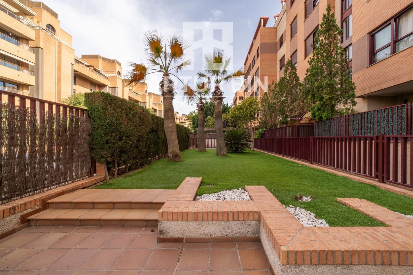 3 bedroom Penthouse for sale in Valencia city with pool - € 550,000 (Ref: 9922327)