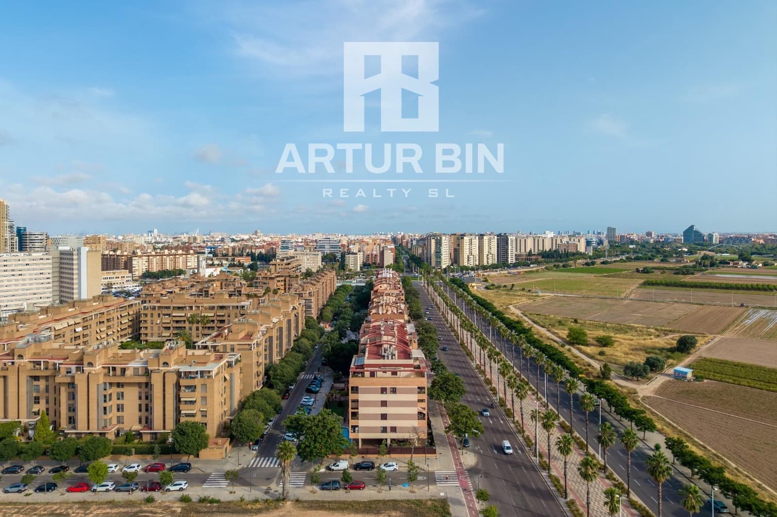 3 bedroom Penthouse for sale in Valencia city with pool - € 550,000 (Ref: 9922327)