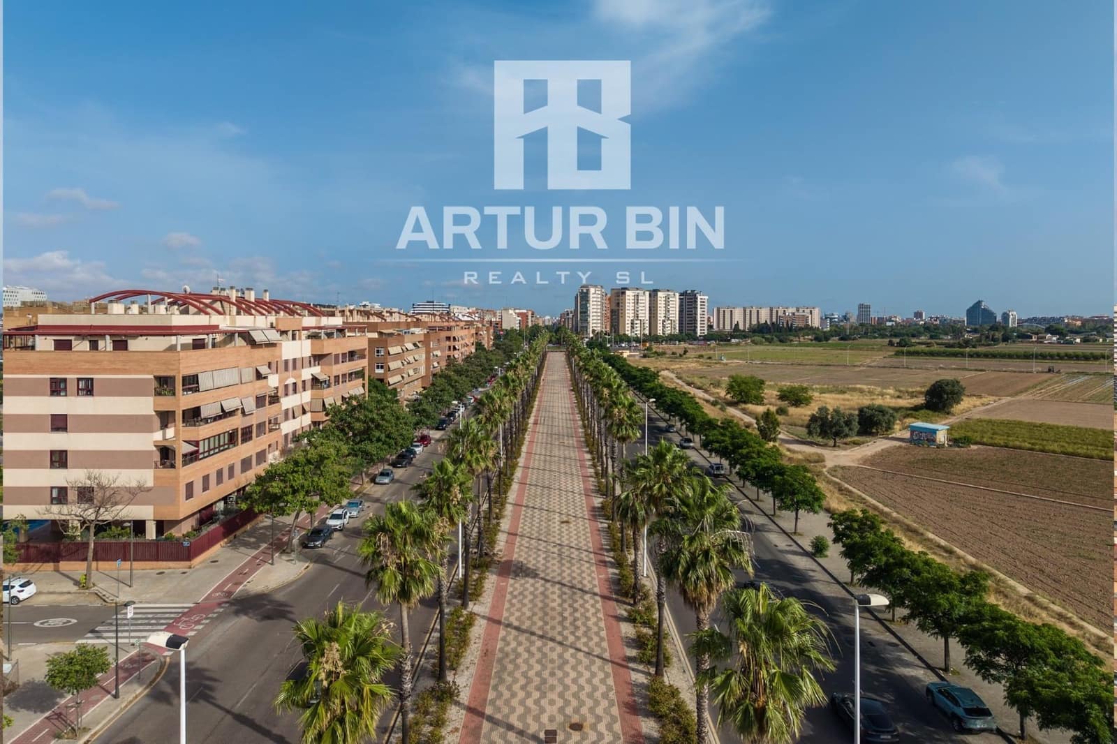 3 bedroom Penthouse for sale in Valencia city with pool - € 550,000 (Ref: 9922327)