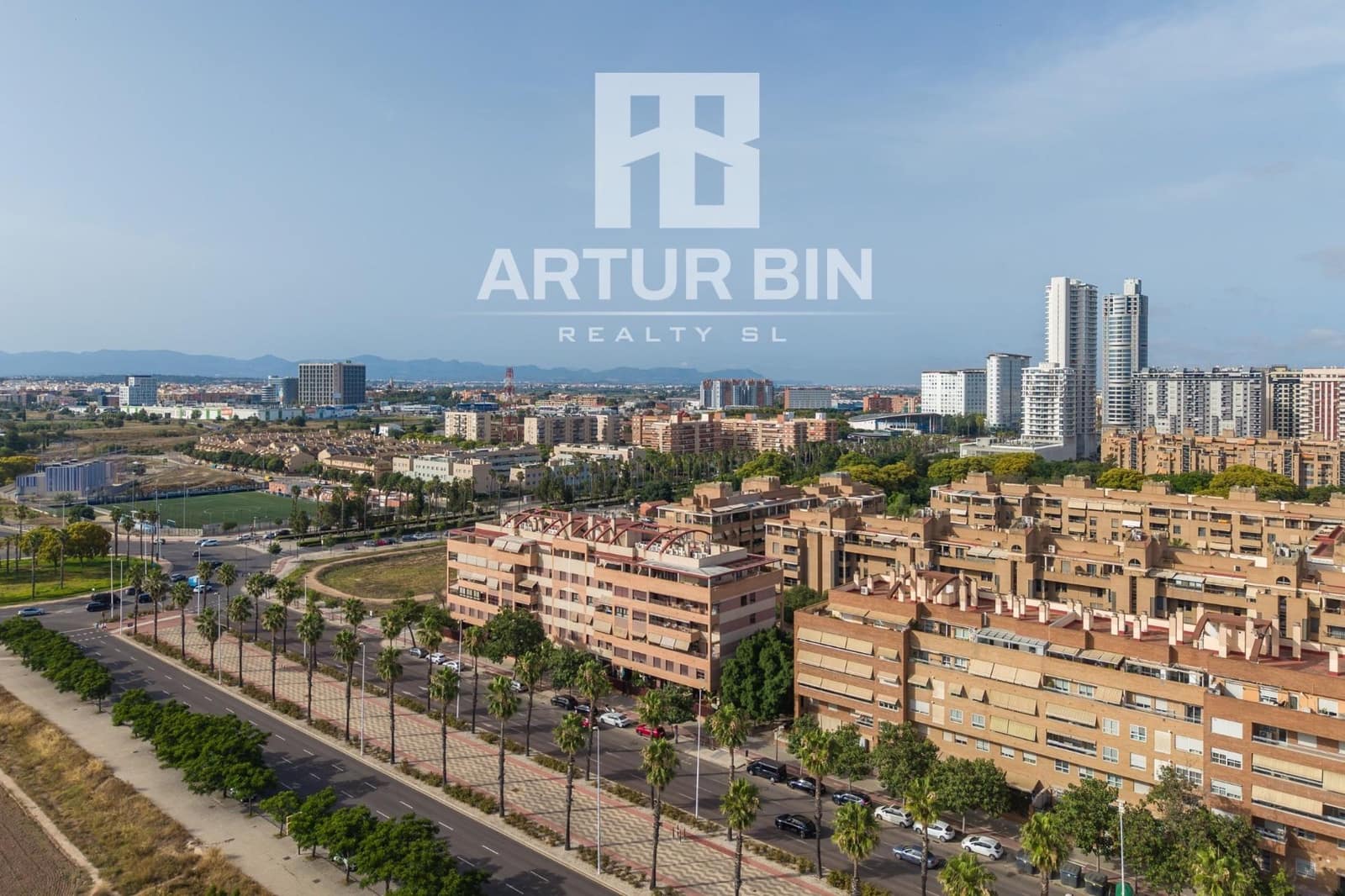 3 bedroom Penthouse for sale in Valencia city with pool - € 550,000 (Ref: 9922327)