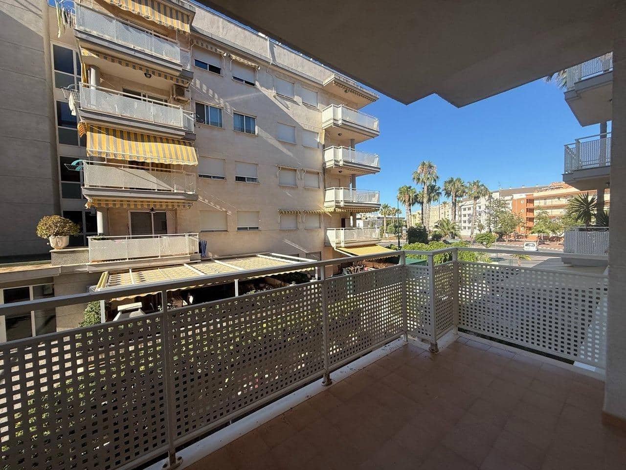 2 slaapkamer Flat te huur in Canet d'En Berenguer met zwembad - € 1.000 (Ref: 9922328)