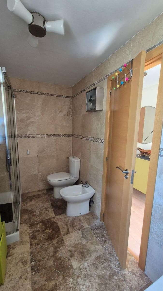 3 bedroom Villa for sale in Torrent with pool garage - € 420,000 (Ref: 9922330)