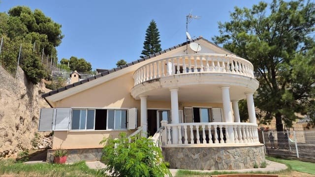 3 soveværelse Villa til salg i Torrent med swimmingpool garage - € 420.000 (Ref: 9922330)