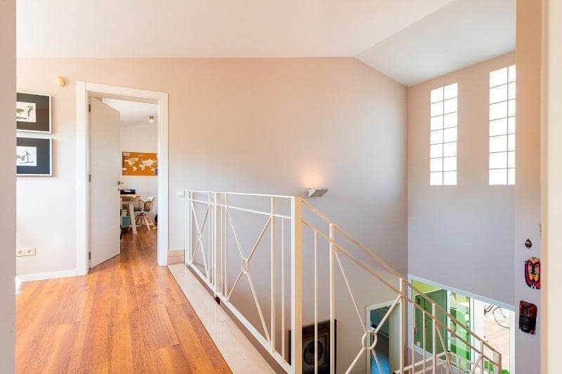 4 sypialnia Willa do wynajęcia w L'Eliana z basenem - 3 300 € (Ref: 9924639)