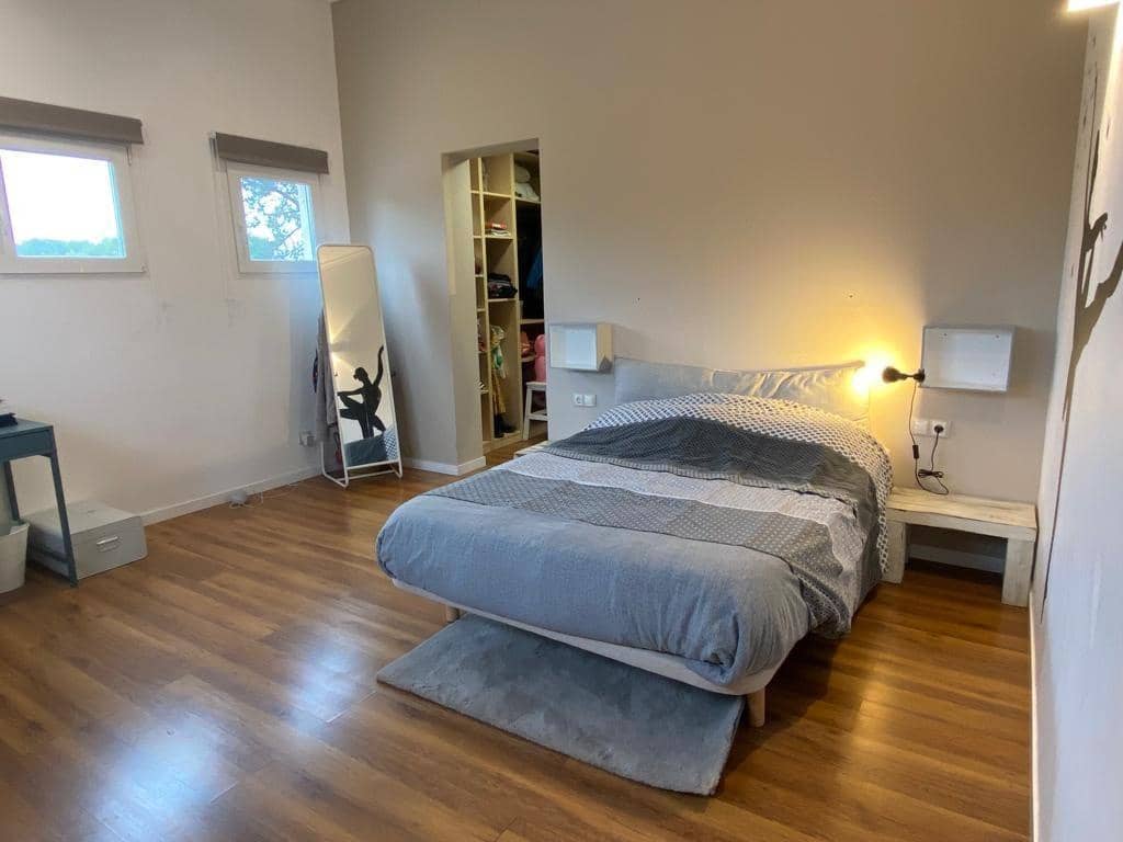4 sypialnia Willa do wynajęcia w L'Eliana z basenem - 3 300 € (Ref: 9924639)