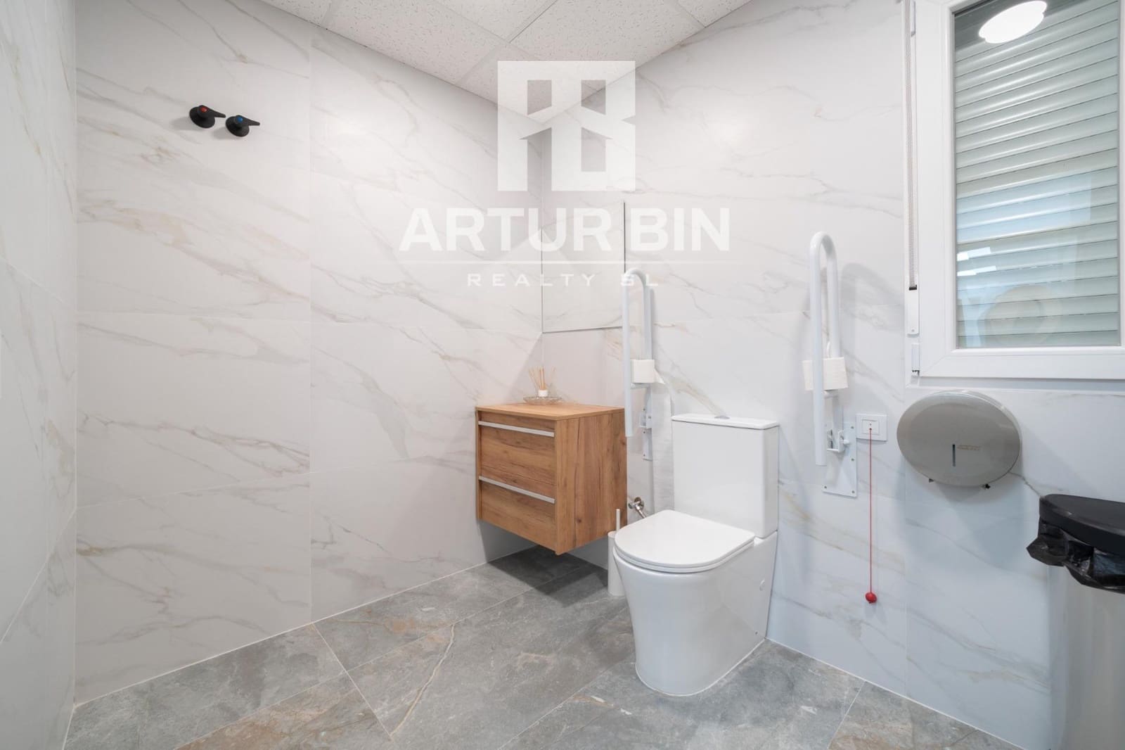 1 bedroom Office for rent in Valencia city - € 500 (Ref: 9938230)