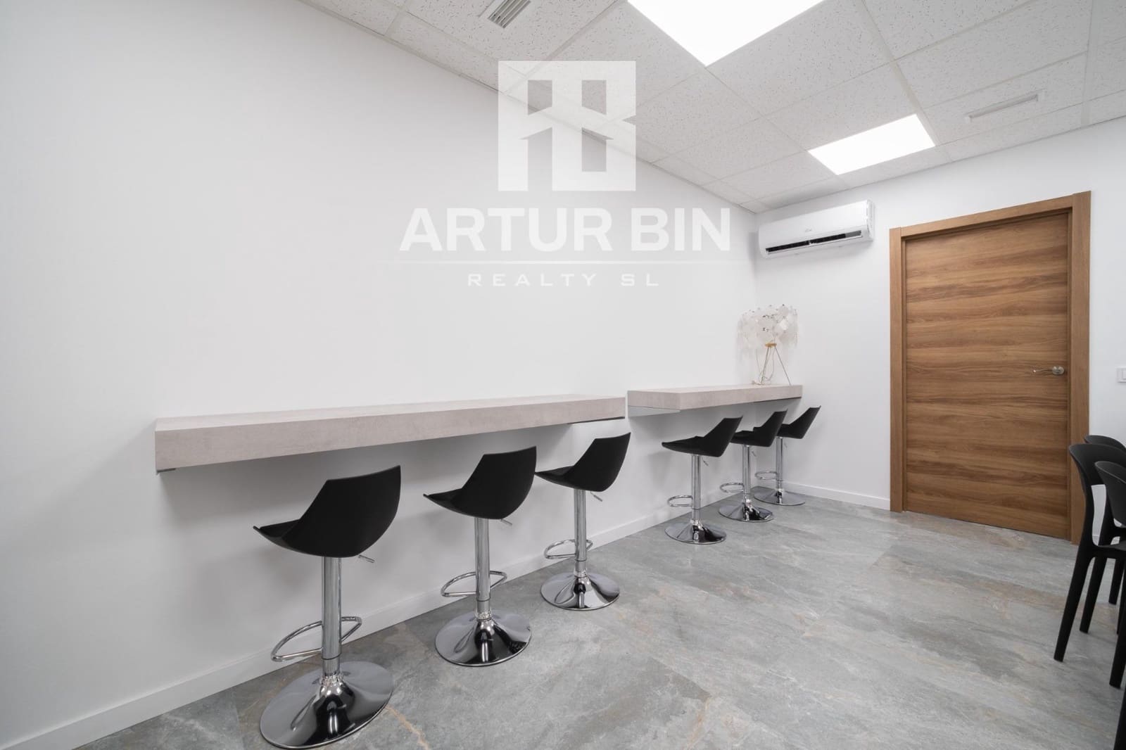 1 bedroom Office for rent in Valencia city - € 500 (Ref: 9938230)