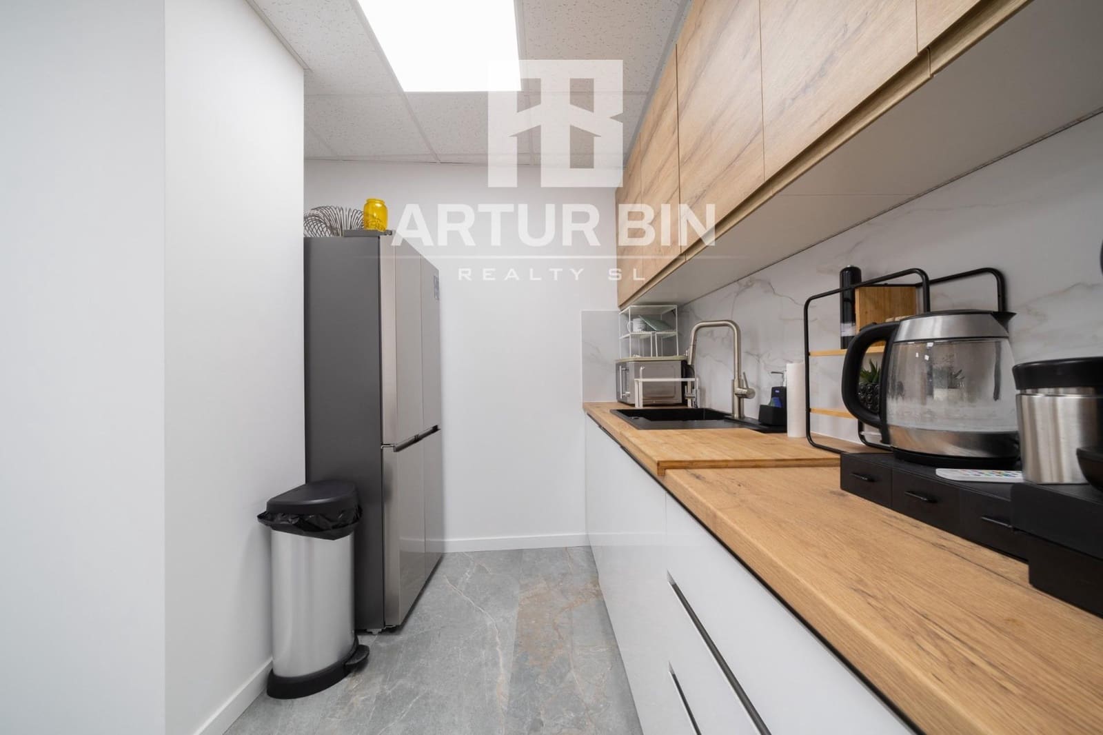 1 bedroom Office for rent in Valencia city - € 500 (Ref: 9938230)