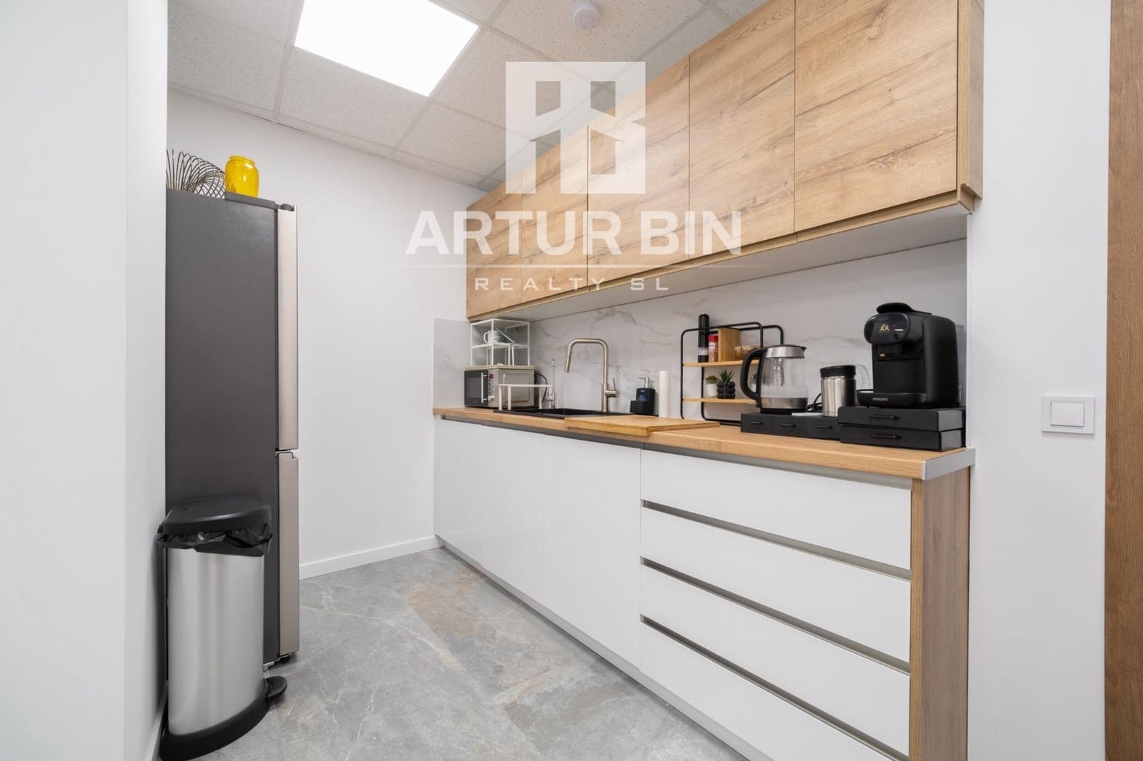 1 bedroom Office for rent in Valencia city - € 500 (Ref: 9938230)
