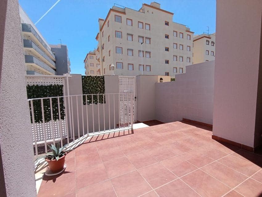 3 quarto Moradia em Banda para venda em Moncofa com garagem - 270 000 € (Ref: 9940006)