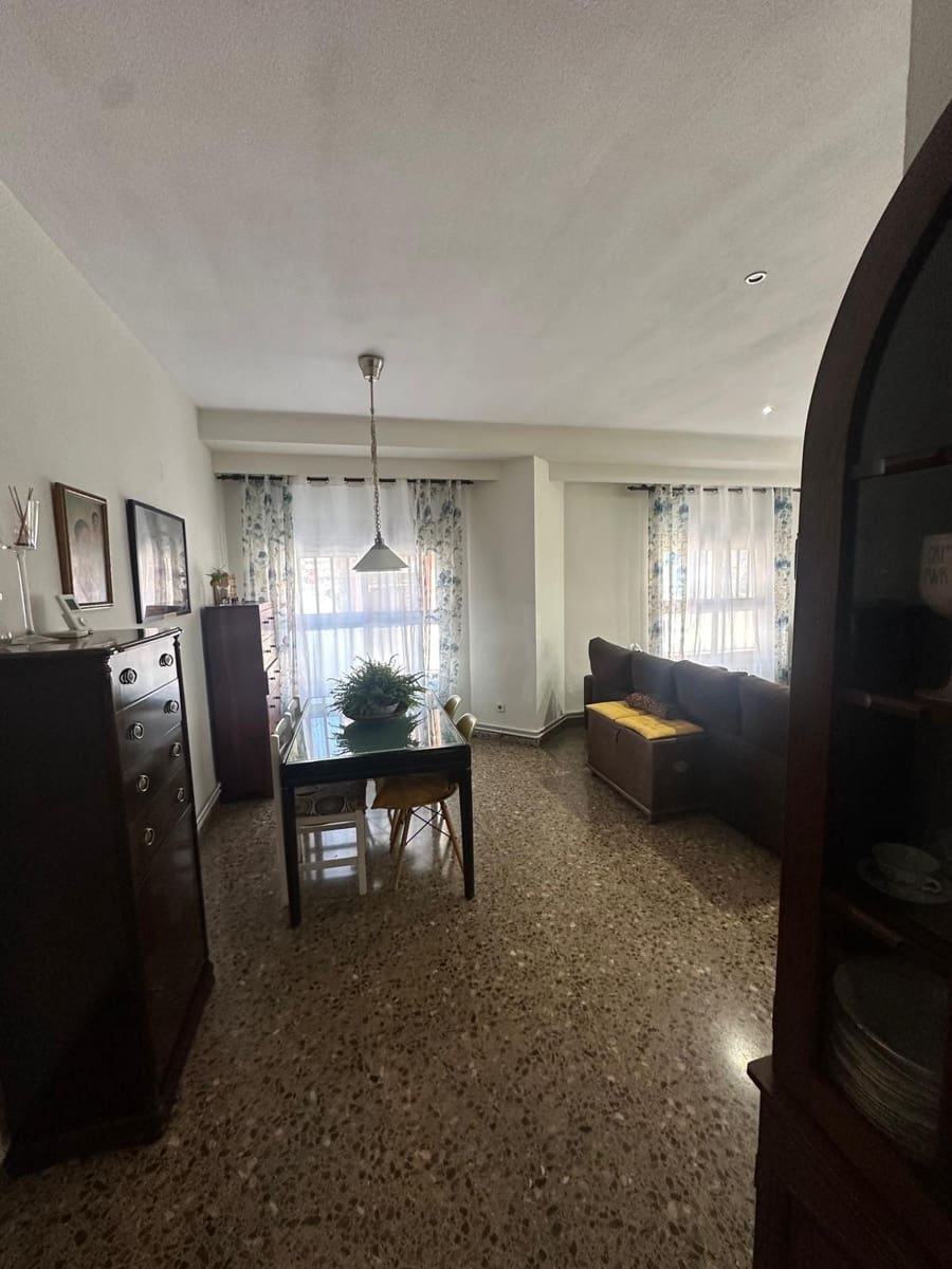 3 bedroom Flat for sale in Valencia city with garage - € 315,000 (Ref: 9942545)