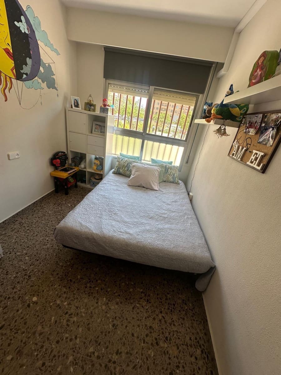 3 bedroom Flat for sale in Valencia city with garage - € 315,000 (Ref: 9942545)