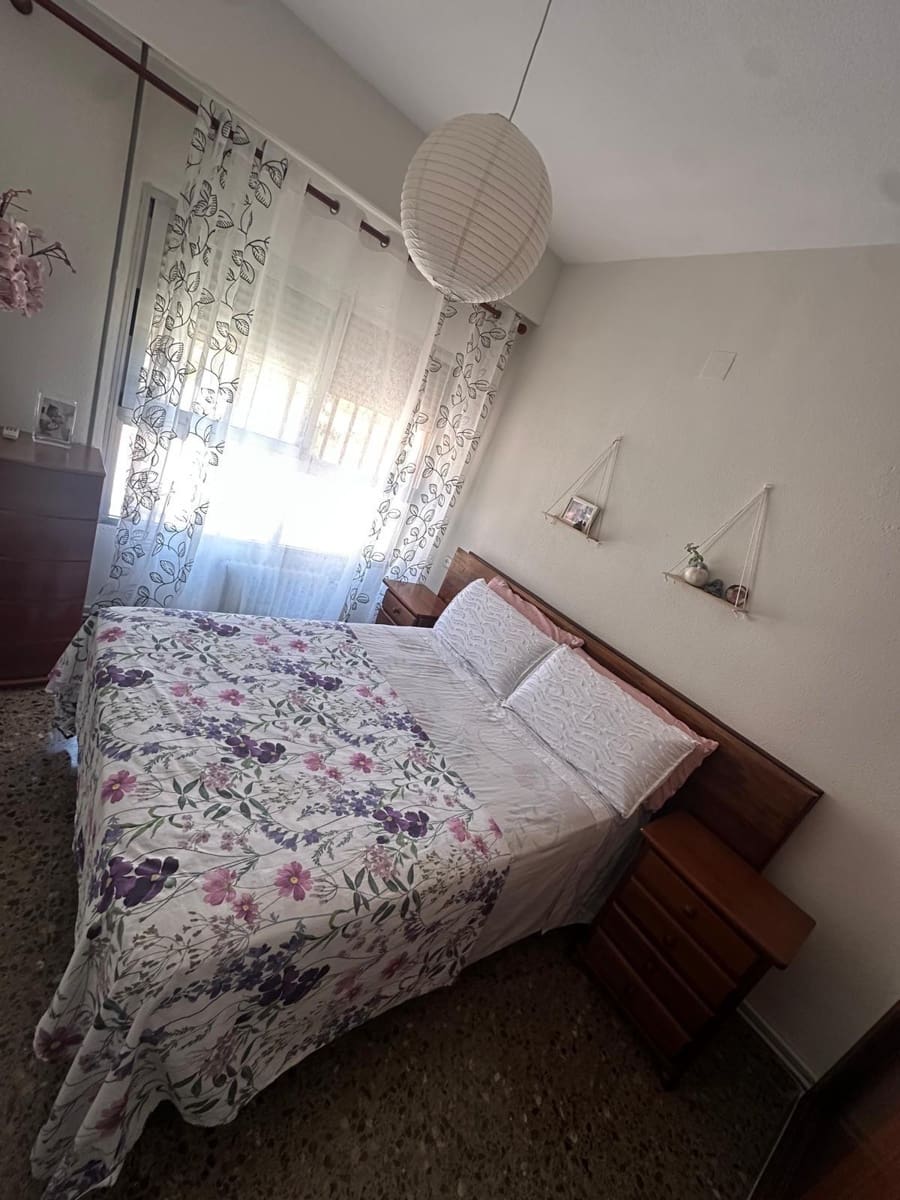 3 bedroom Flat for sale in Valencia city with garage - € 315,000 (Ref: 9942545)