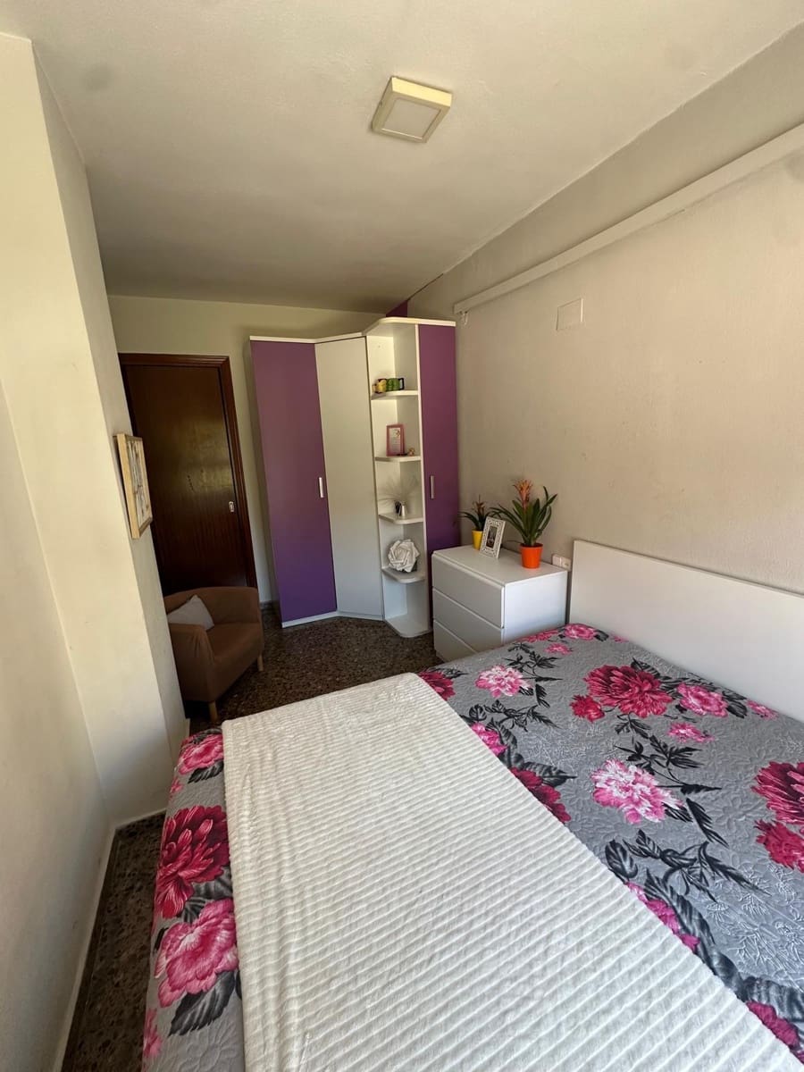 3 bedroom Flat for sale in Valencia city with garage - € 315,000 (Ref: 9942545)
