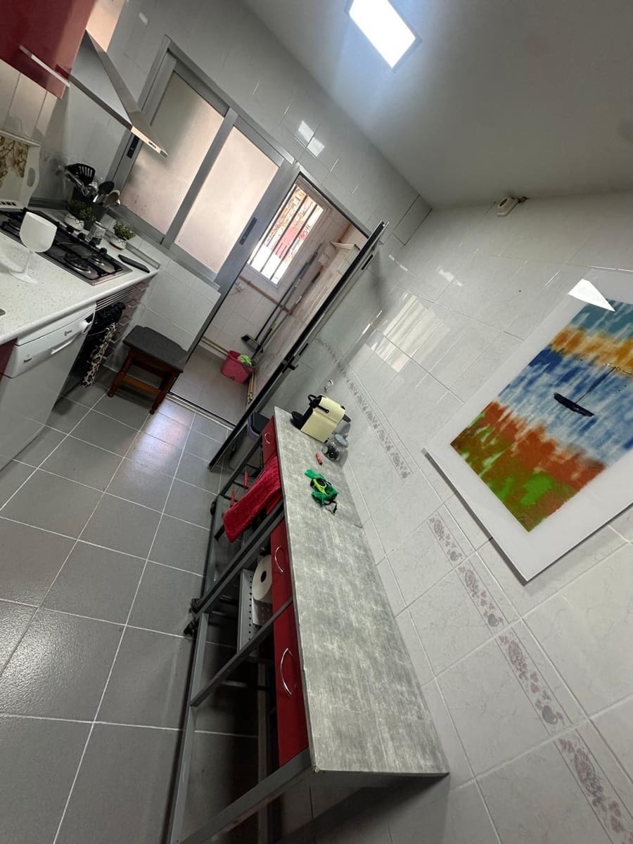 3 bedroom Flat for sale in Valencia city with garage - € 315,000 (Ref: 9942545)