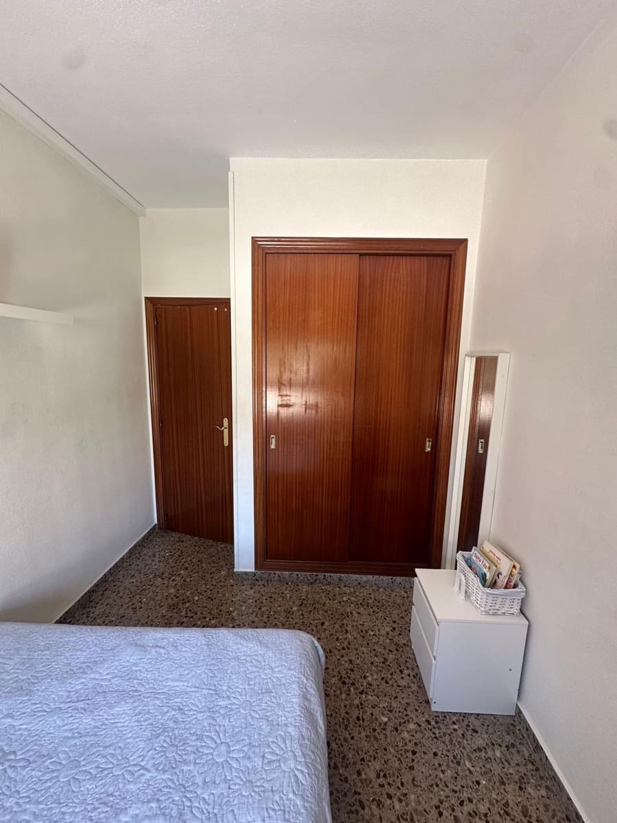 3 bedroom Flat for sale in Valencia city with garage - € 315,000 (Ref: 9942545)