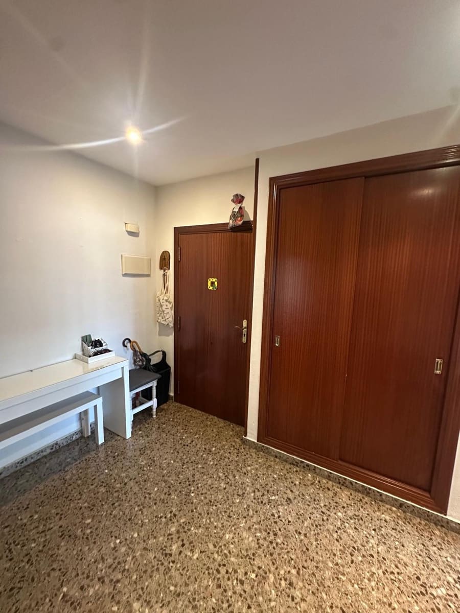 3 bedroom Flat for sale in Valencia city with garage - € 315,000 (Ref: 9942545)