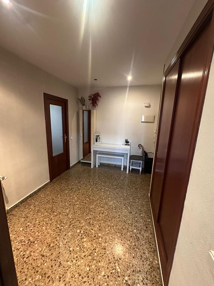 3 bedroom Flat for sale in Valencia city with garage - € 315,000 (Ref: 9942545)
