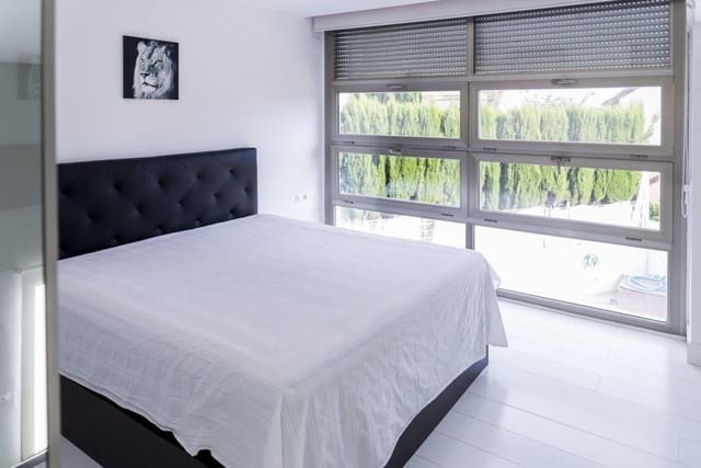 3 Zimmer Villa zu vermieten in La Cañada, Paterna mit Pool Garage - 3.400 € (Ref: 9942546)