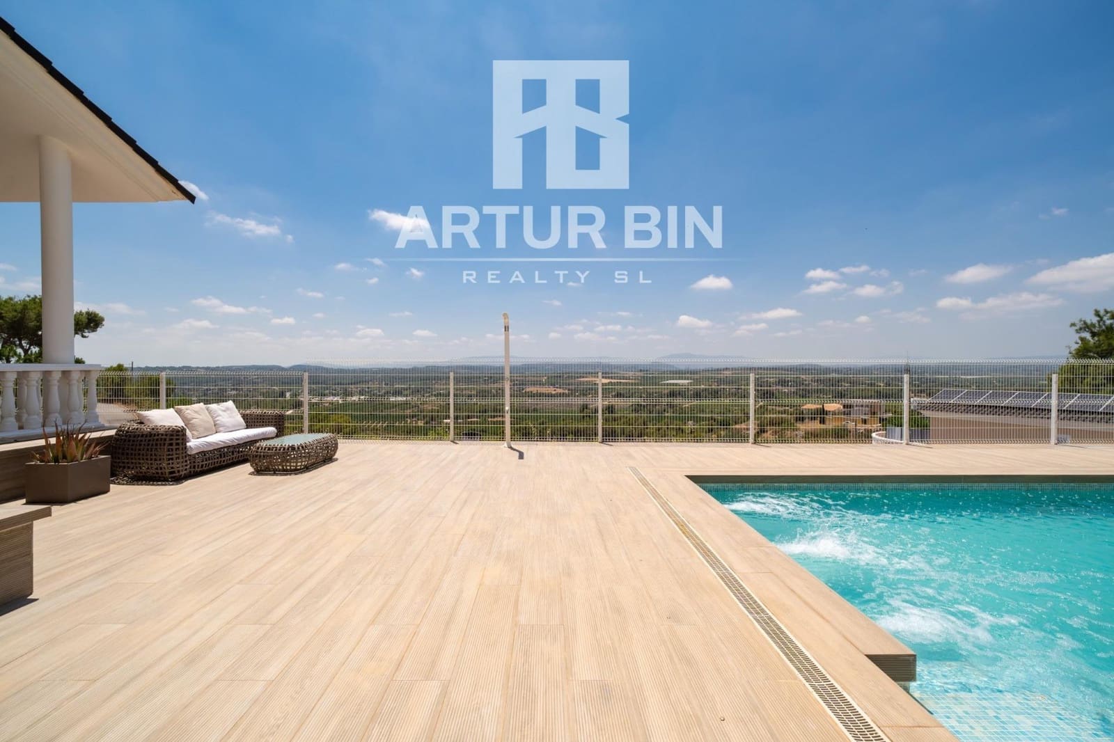 3 bedroom Villa for sale in Torrent with pool garage - € 579,000 (Ref: 9947942)