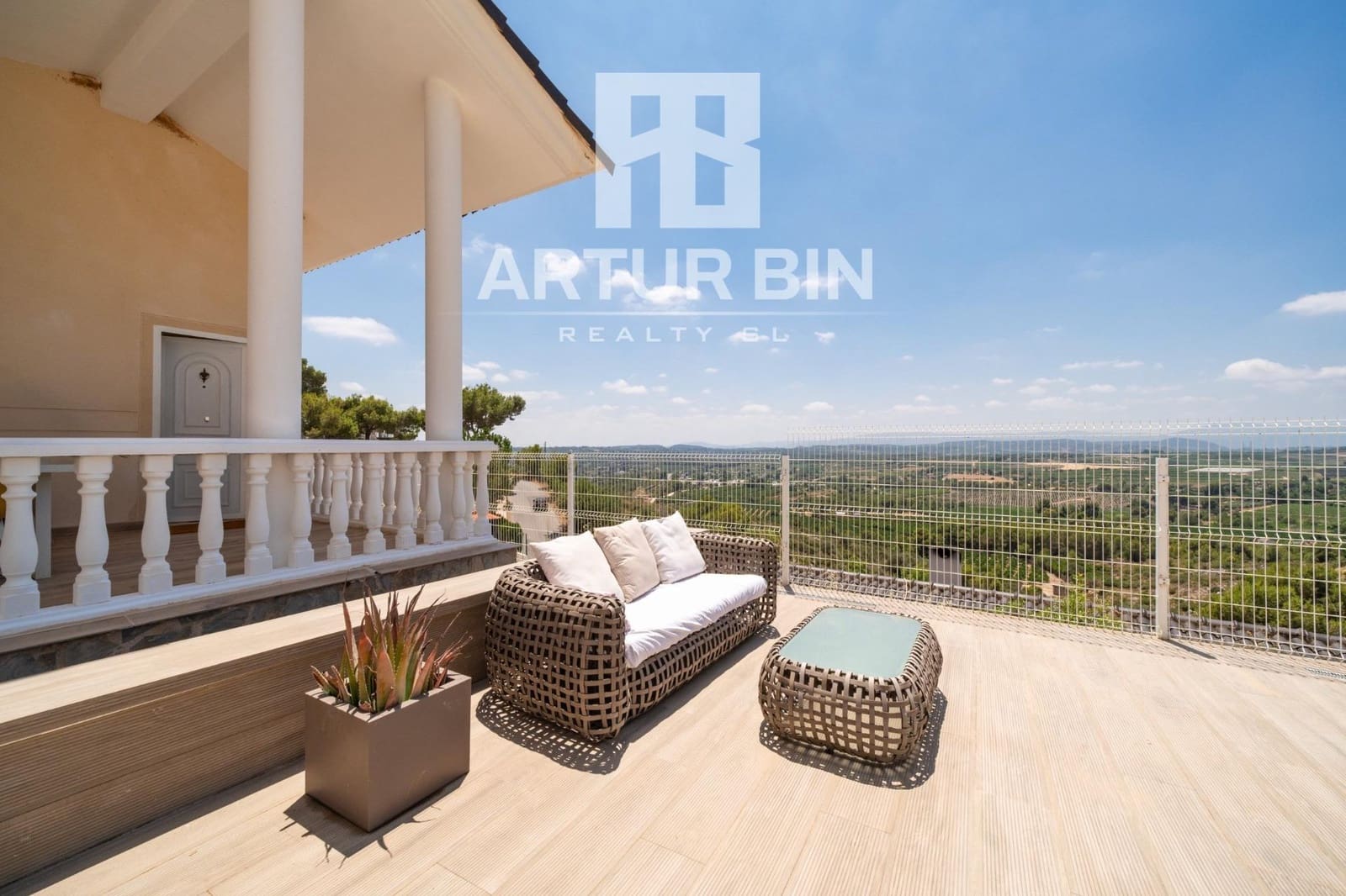 3 bedroom Villa for sale in Torrent with pool garage - € 579,000 (Ref: 9947942)