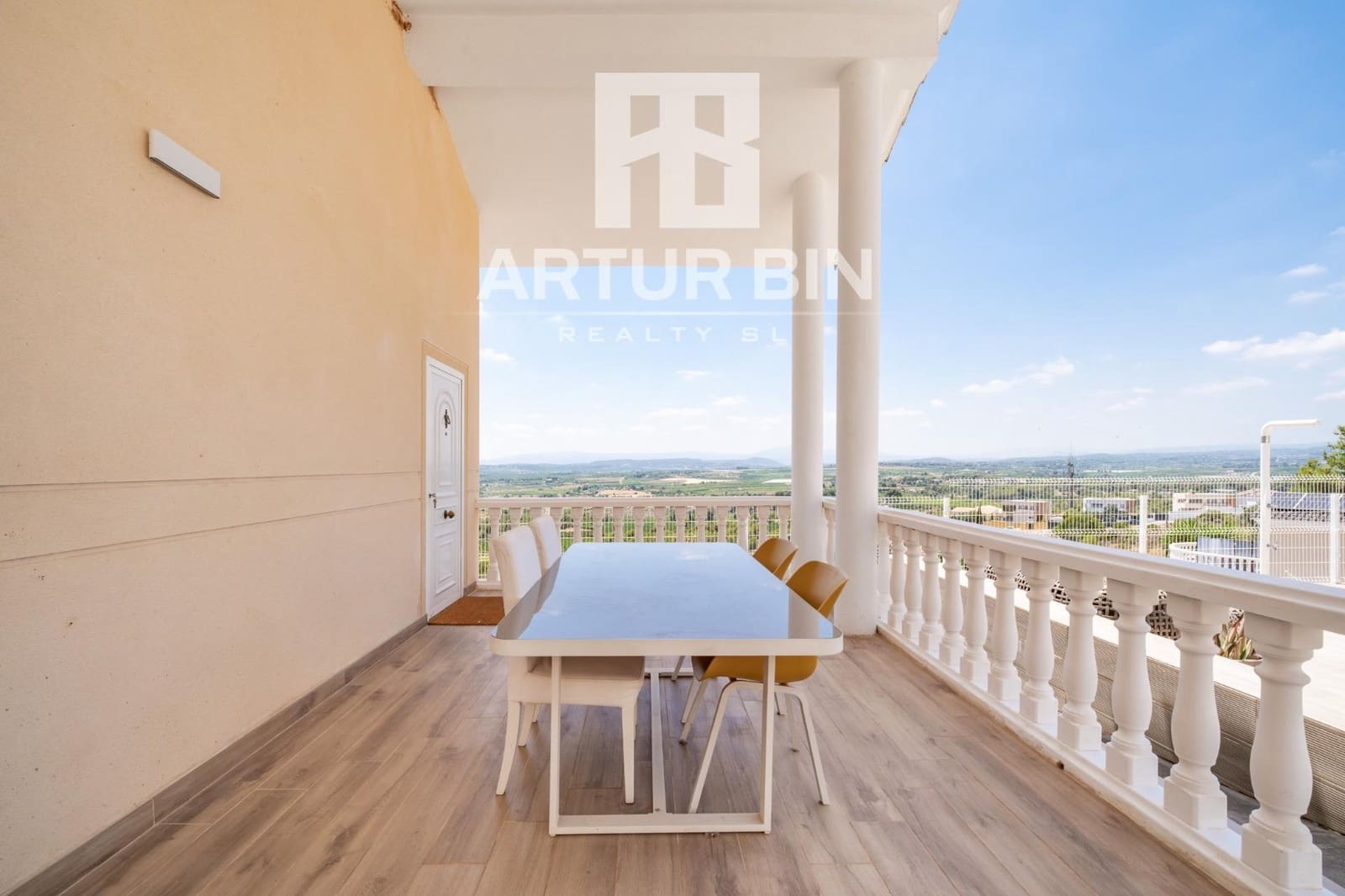 3 bedroom Villa for sale in Torrent with pool garage - € 579,000 (Ref: 9947942)