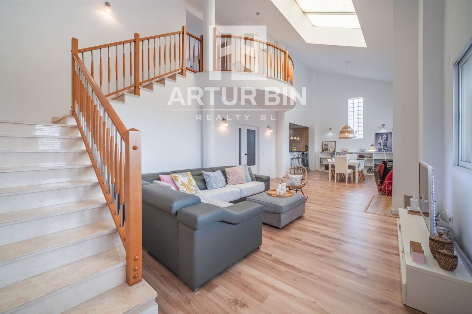 3 bedroom Villa for sale in Torrent with pool garage - € 579,000 (Ref: 9947942)