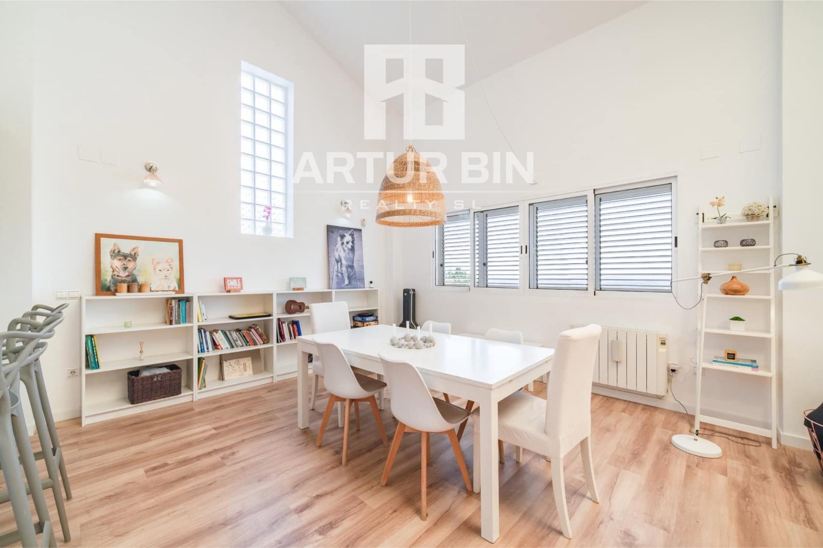 3 bedroom Villa for sale in Torrent with pool garage - € 579,000 (Ref: 9947942)