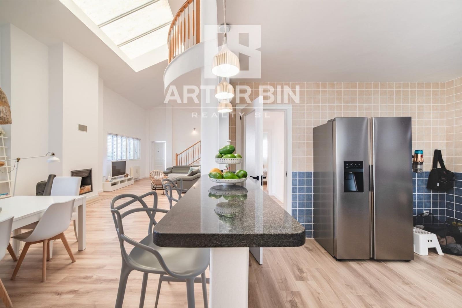 3 bedroom Villa for sale in Torrent with pool garage - € 579,000 (Ref: 9947942)