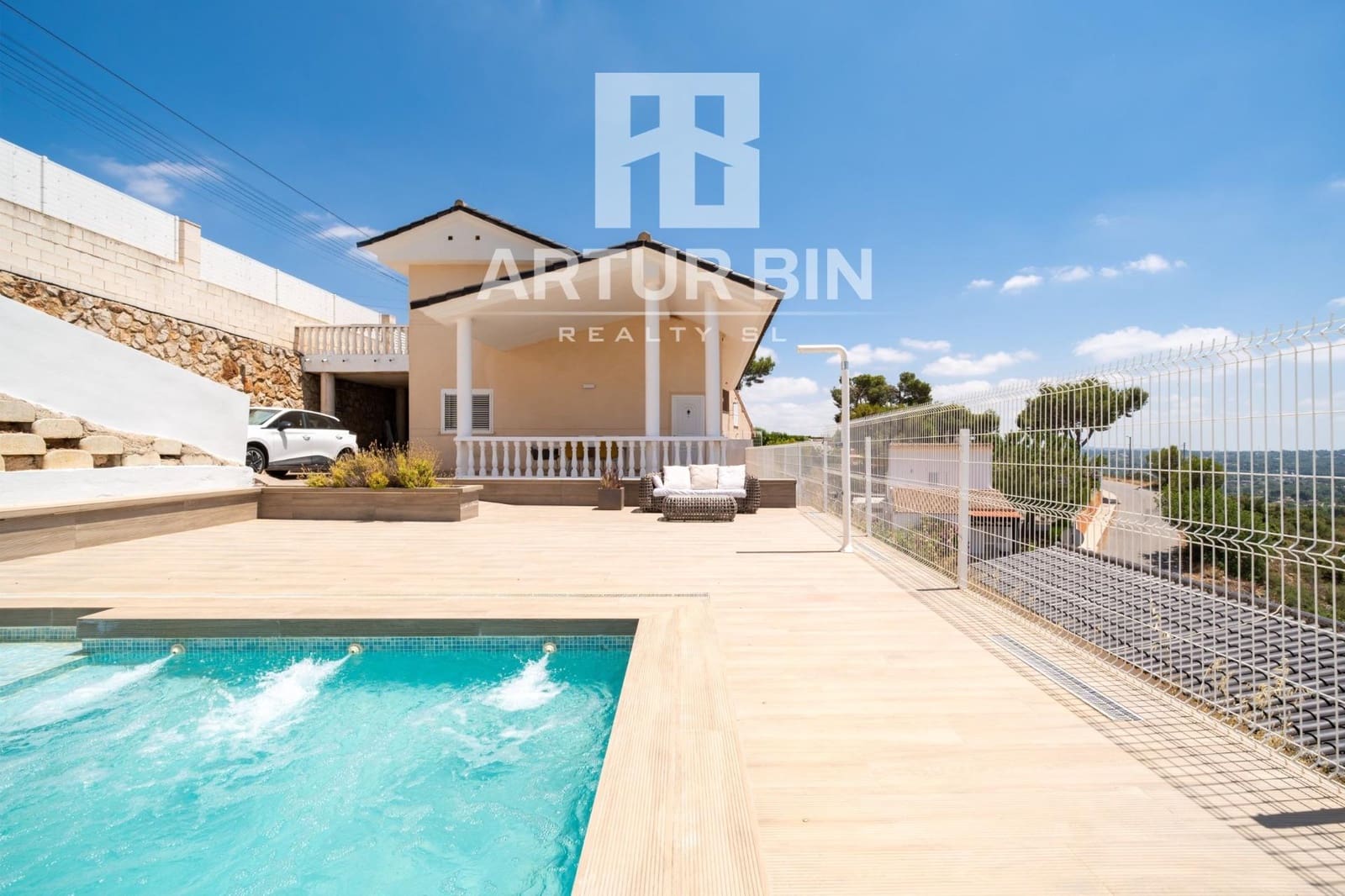 3 bedroom Villa for sale in Torrent with pool garage - € 579,000 (Ref: 9947942)